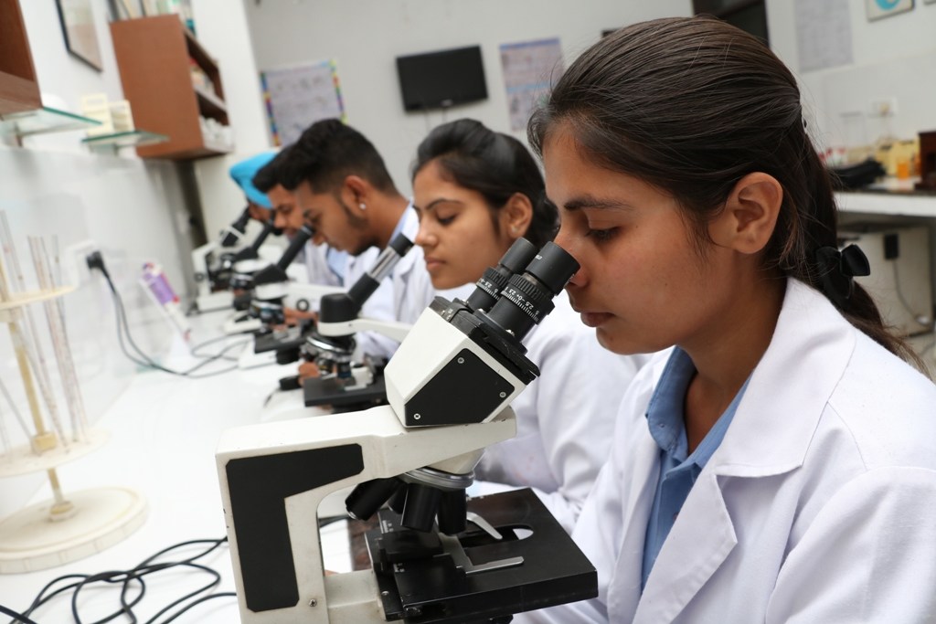 Certificate in Lab Technician (CLT)